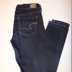 AE Dark Wash Jegging Super Stregth Jeans size 4